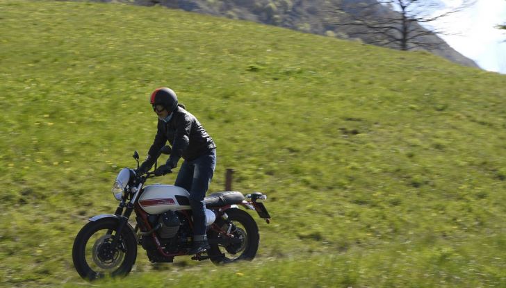Prova su strada Moto Guzzi Stornello 2016: il ritorno! - Foto 2 di 27