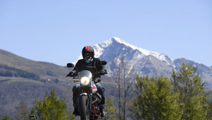 Prova su strada Moto Guzzi Stornello 2016: il ritorno! - Foto 1 di 27