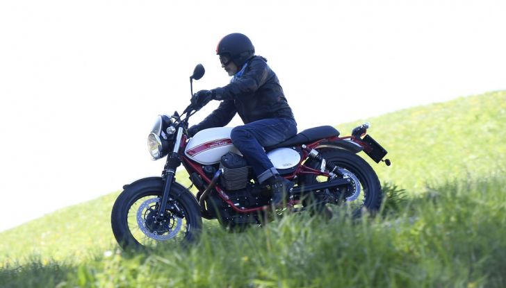 Prova su strada Moto Guzzi Stornello 2016: il ritorno! - Foto 6 di 27