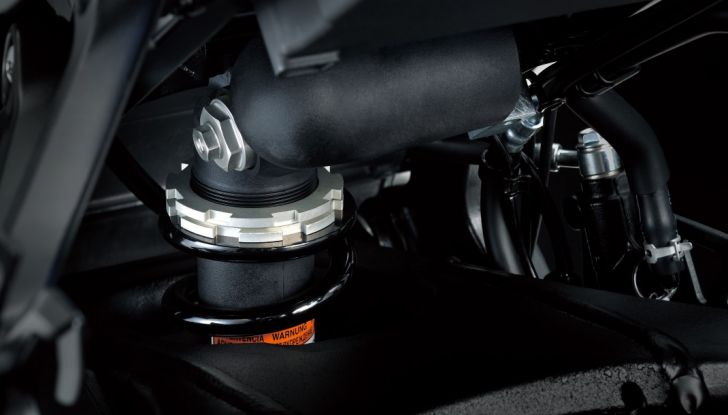 Nuova Suzuki GSX-R 1000 2017 in versione base ed R - Foto 20 di 43