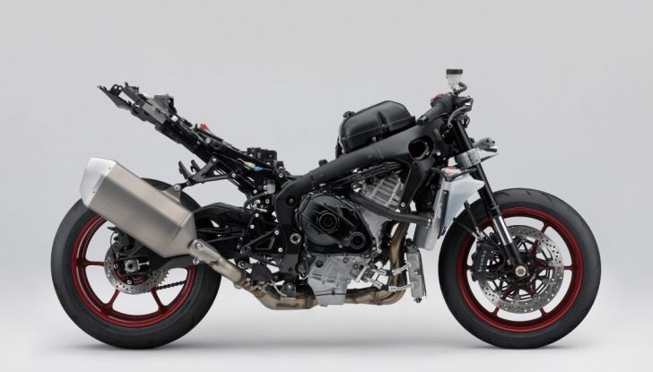 Nuova Suzuki GSX-R 1000 2017 in versione base ed R - Foto 22 di 43