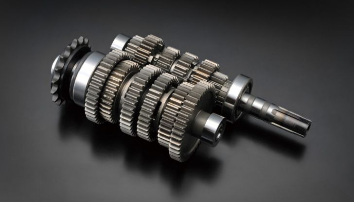 Nuova Suzuki GSX-R 1000 2017 in versione base ed R - Foto 23 di 43