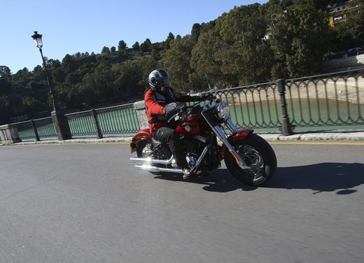 Harley Davidson Softail Slim test ride del bobber stile anni ’50