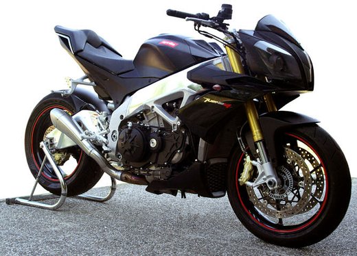 Aprilia Tuono V4 R con scarico Hydroform by HP Corse