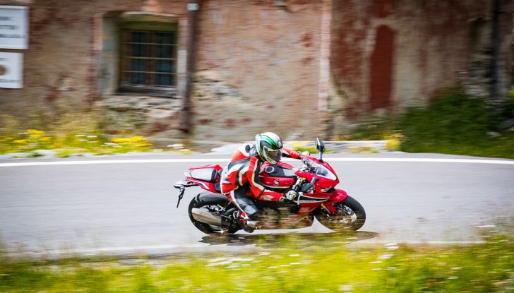 Test Ride Honda CBR 1000RR Fireblade 2018: veloce, facile e tecnologica - Foto 13 di 17