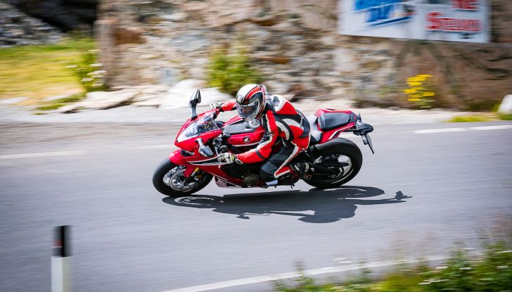Test Ride Honda CBR 1000RR Fireblade 2018: veloce, facile e tecnologica - Foto 8 di 17