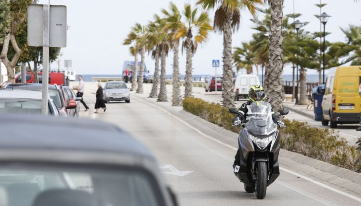 Prova su strada: nuovo Integra 750 2016, Emozioni tra moto e scooter - Foto 38 di 43