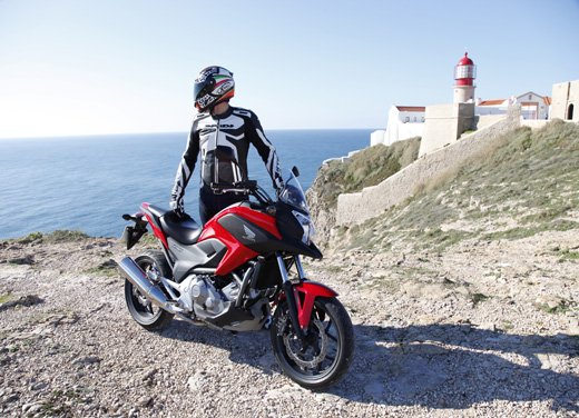 Honda NC700X: intelligenza e convenienza su due ruote