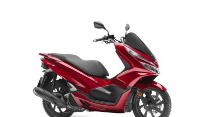 Honda PCX 125 2018: consumi al minimo e stile rinnovato