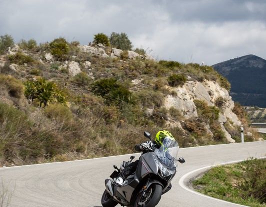 Prova su strada: nuovo Integra 750 2016, Emozioni tra moto e scooter - Foto 14 di 43