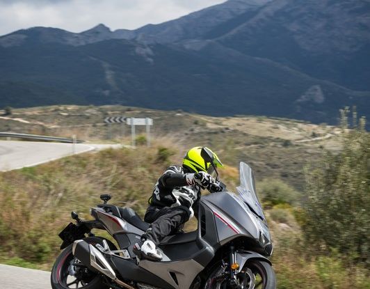 Prova su strada: nuovo Integra 750 2016, Emozioni tra moto e scooter - Foto 17 di 43