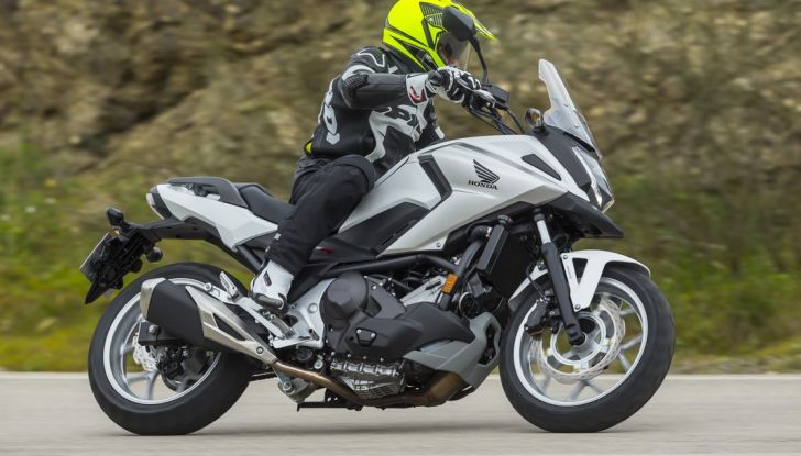 Honda NC750X 2016, La nostra prova su strada - Foto 8 di 32
