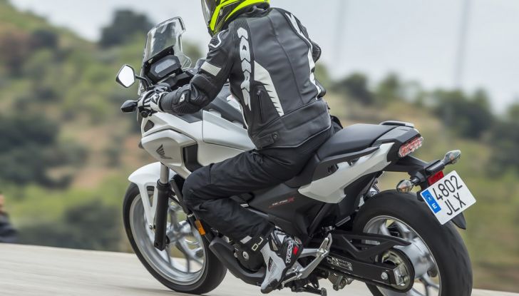 Honda NC750X 2016, La nostra prova su strada - Foto 10 di 32