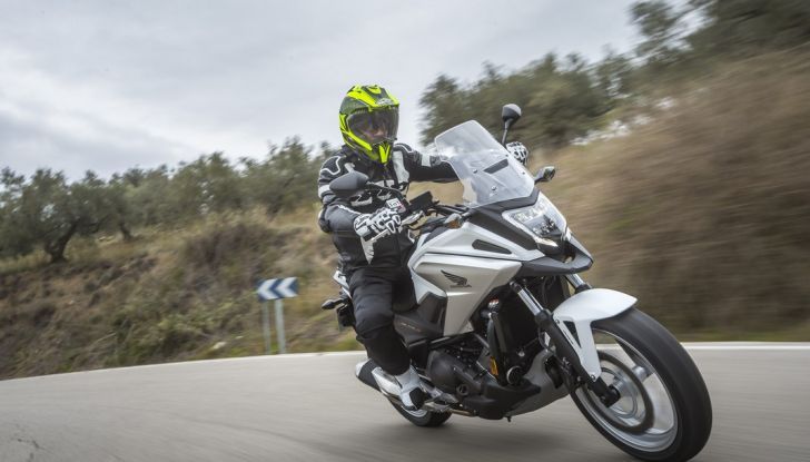 Honda NC750X 2016, La nostra prova su strada - Foto 17 di 32
