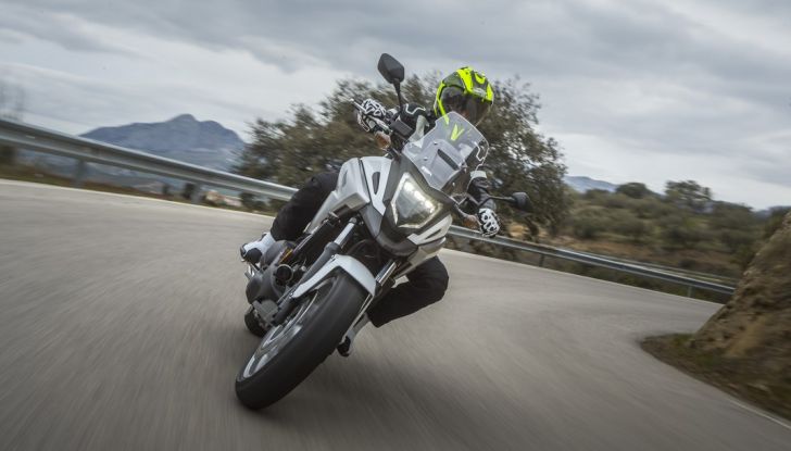Honda NC750X 2016, La nostra prova su strada - Foto 1 di 32