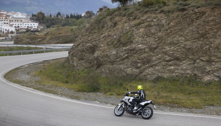 Honda NC750X 2016, La nostra prova su strada - Foto 26 di 32