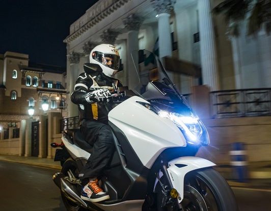 Prova su strada: nuovo Integra 750 2016, Emozioni tra moto e scooter - Foto 29 di 43