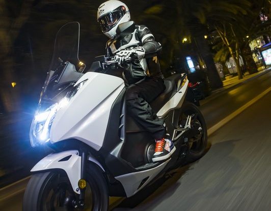 Prova su strada: nuovo Integra 750 2016, Emozioni tra moto e scooter - Foto 31 di 43
