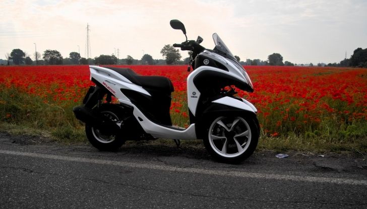 Prova su strada Yamaha Tricity: la città è più sicura - Foto 9 di 43