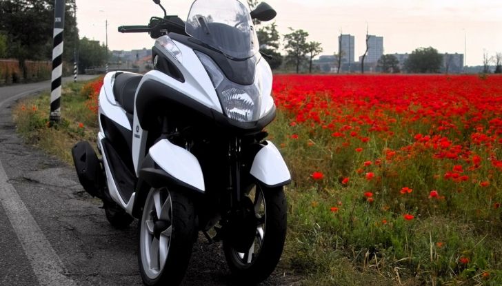Prova su strada Yamaha Tricity: la città è più sicura - Foto 2 di 43