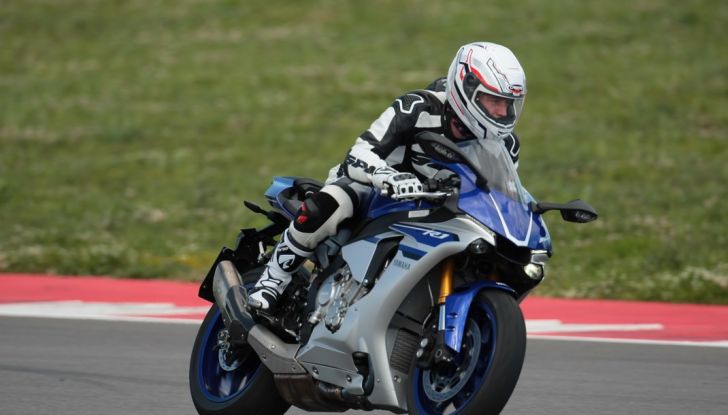 A Misano con Yamaha Supersport Pro Tour 2016: Adrenalina a mille! - Foto 32 di 60