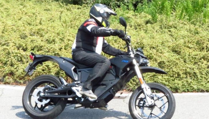 Prova su strada: Zero Motorcycles FXS 11 kW: la “125” elettrica - Foto 28 di 37