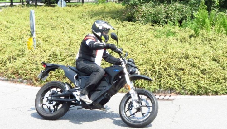 Prova su strada: Zero Motorcycles FXS 11 kW: la “125” elettrica - Foto 32 di 37