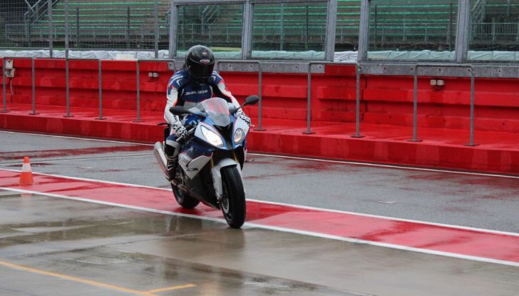 Pirelli SBK Track Days: a Imola con la BMW S1000RR - Foto 21 di 38