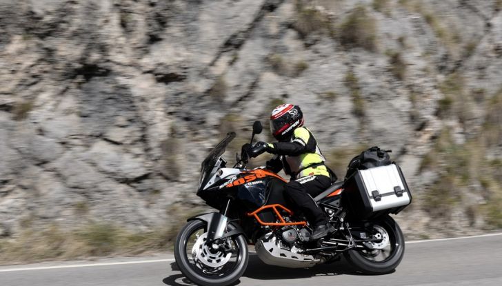 KTM 1050 Adventure: Prova su strada, prestazioni e prezzo - Foto 36 di 48