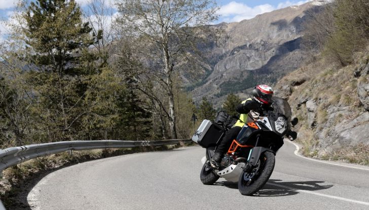 KTM 1050 Adventure: Prova su strada, prestazioni e prezzo - Foto 41 di 48