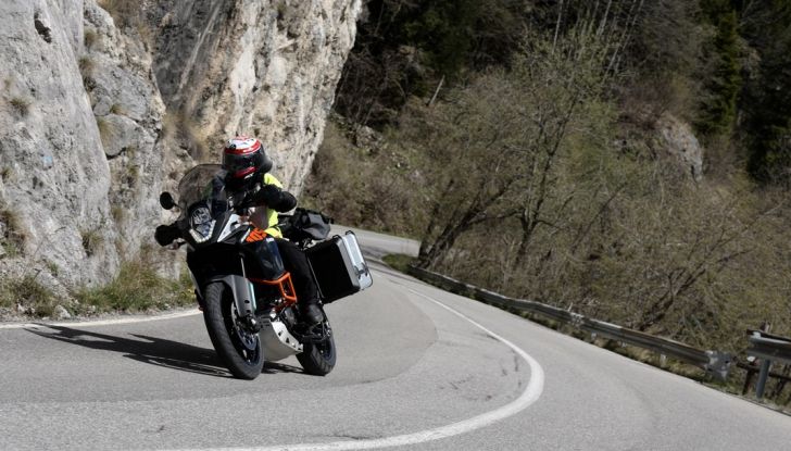 KTM 1050 Adventure: Prova su strada, prestazioni e prezzo - Foto 44 di 48