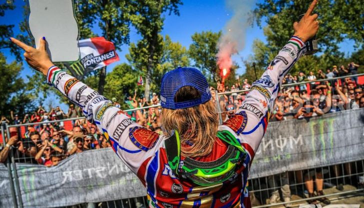 [VIDEO] Kiara Fontanesi, 6 volte iridata WMX, guida la Lamborghini Urus - Foto 2 di 6