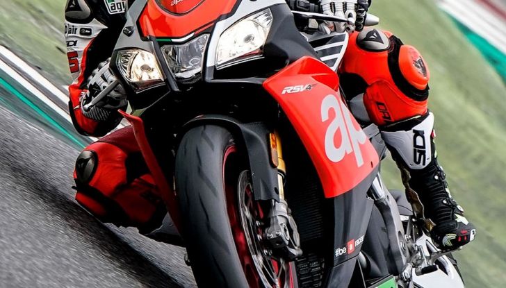 Loris Capirossi con RSV4 per gli Aprilia Racers Days 2018 - Foto 4 di 5