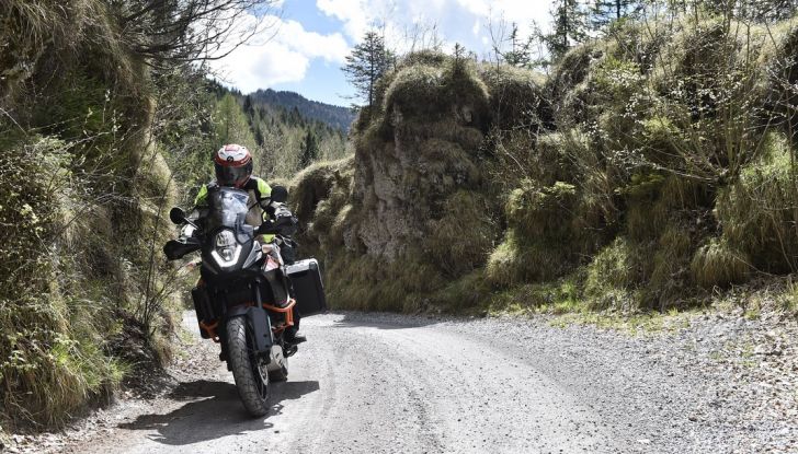 KTM 1050 Adventure: Prova su strada, prestazioni e prezzo - Foto 5 di 48