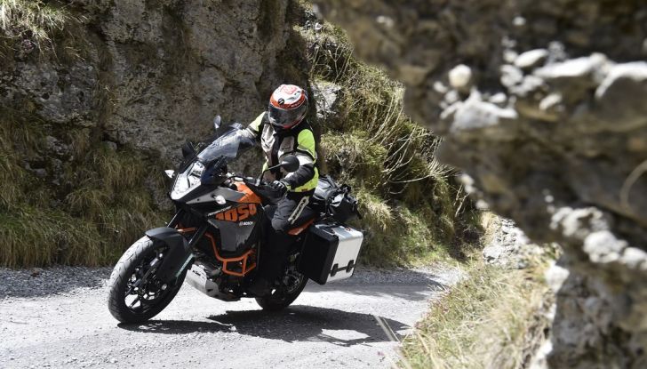 KTM 1050 Adventure: Prova su strada, prestazioni e prezzo - Foto 11 di 48