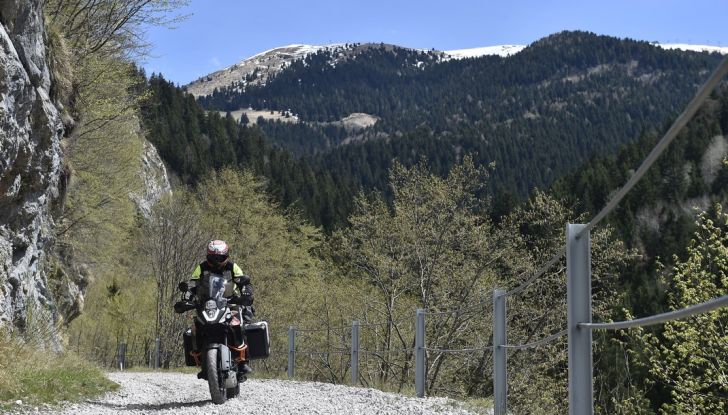 KTM 1050 Adventure: Prova su strada, prestazioni e prezzo - Foto 23 di 48