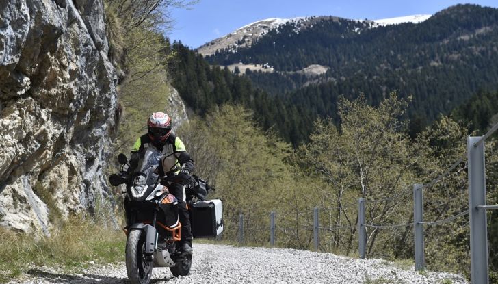 KTM 1050 Adventure: Prova su strada, prestazioni e prezzo - Foto 27 di 48
