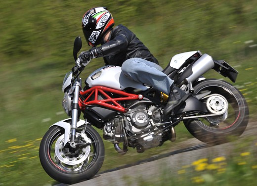 Ducati Monster 796: la via di mezzo che unisce l’utile al dilettevole