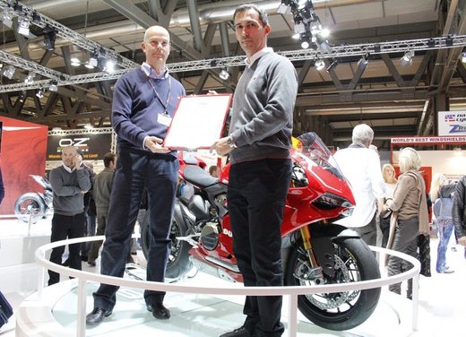 Ducati 1199 Panigale riceve ad Eicma 2012 il premio “Moto più Bella del Web 2013”