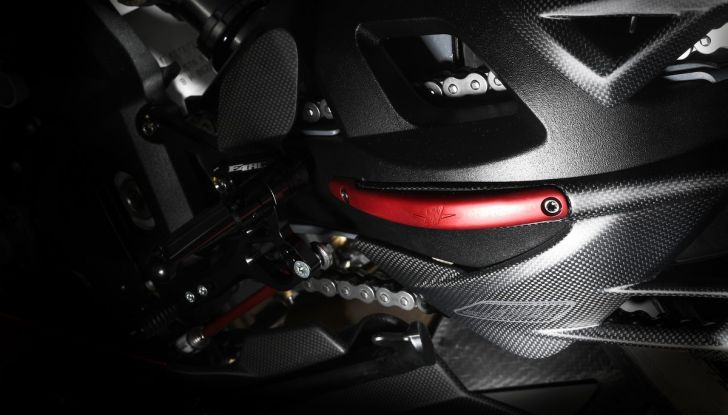 MV Agusta F4 LH44: migliorare la perfezione - Foto 27 di 40