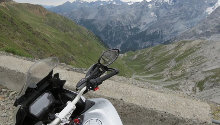 MV Agusta Turismo Veloce: la prova su strada - Foto 10 di 44