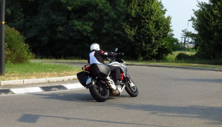 MV Agusta Turismo Veloce: la prova su strada - Foto 21 di 44