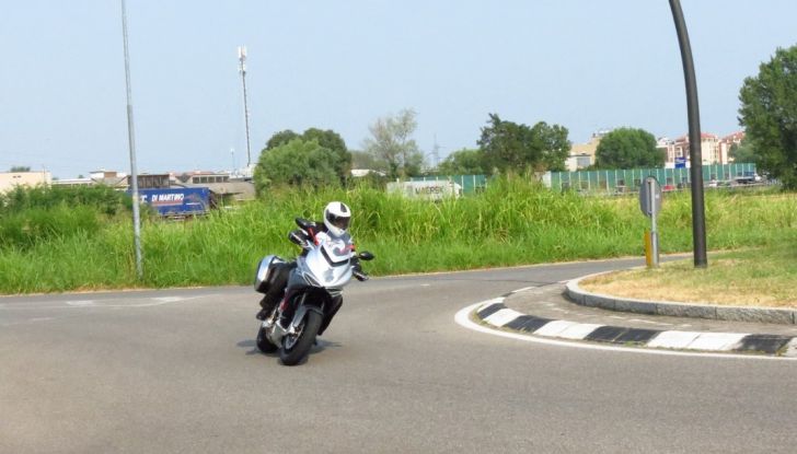 MV Agusta Turismo Veloce: la prova su strada - Foto 23 di 44