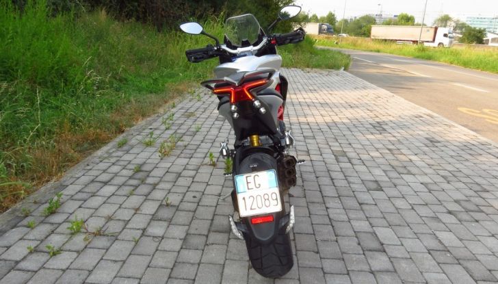 MV Agusta Turismo Veloce: la prova su strada - Foto 33 di 44