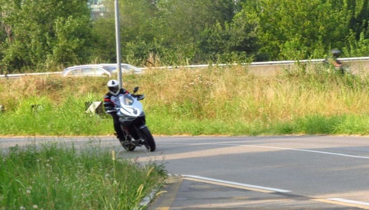 MV Agusta Turismo Veloce: la prova su strada - Foto 38 di 44