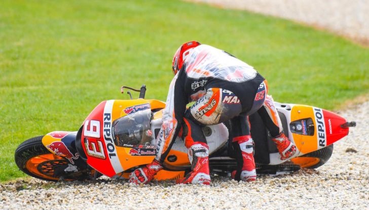 MotoGP, Marc Marquez insegna ai piloti: cadete per essere più forti - Foto 6 di 9
