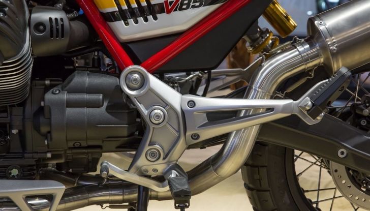 Moto Guzzi V85TT: ecco il prezzo ufficiale - Foto 10 di 11