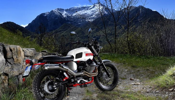 Prova su strada Moto Guzzi Stornello 2016: il ritorno! - Foto 7 di 27
