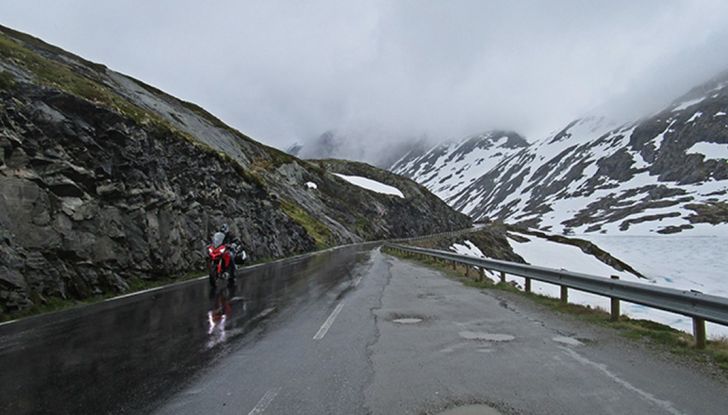 Un incredibile viaggio in moto tra i Fiordi norvegesi - Foto 11 di 12