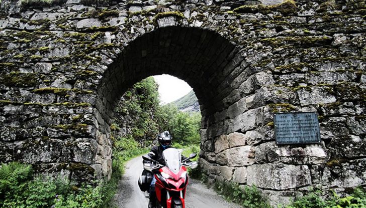 Un incredibile viaggio in moto tra i Fiordi norvegesi - Foto 3 di 12